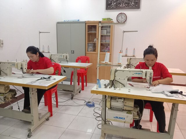 長崎県の婦人子供既製服縫製作業の会社様とオンライン面接