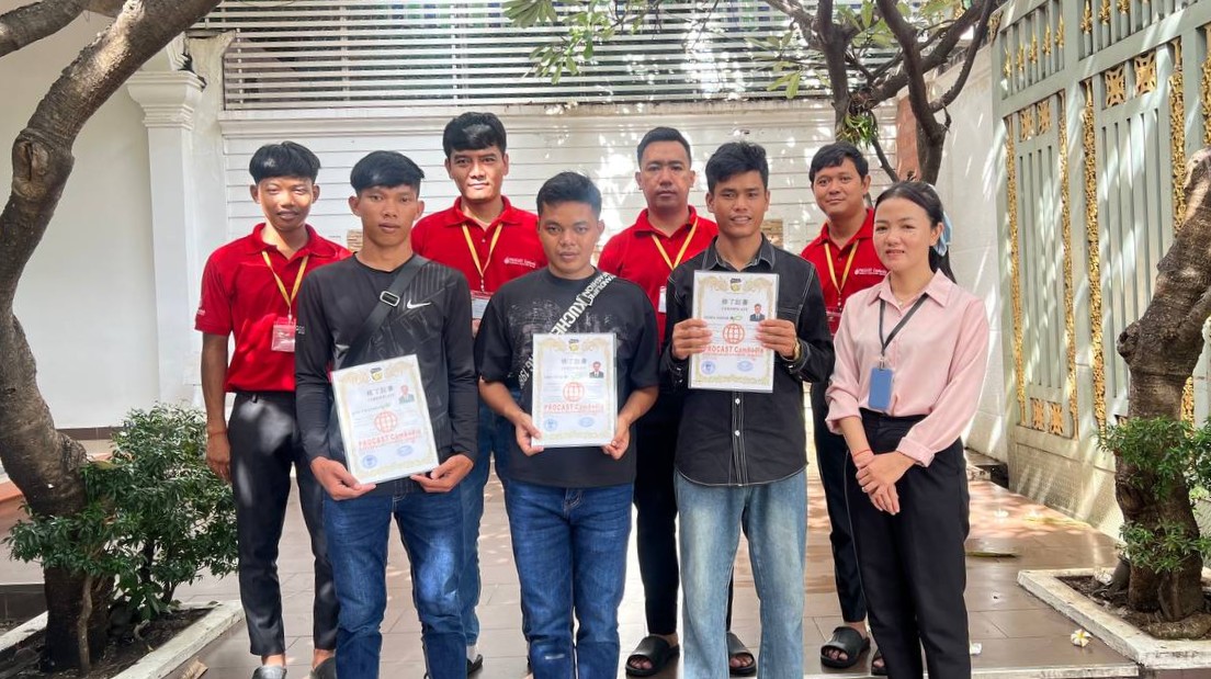 修了式＆日本へ出国（愛知県の左官作業3名）