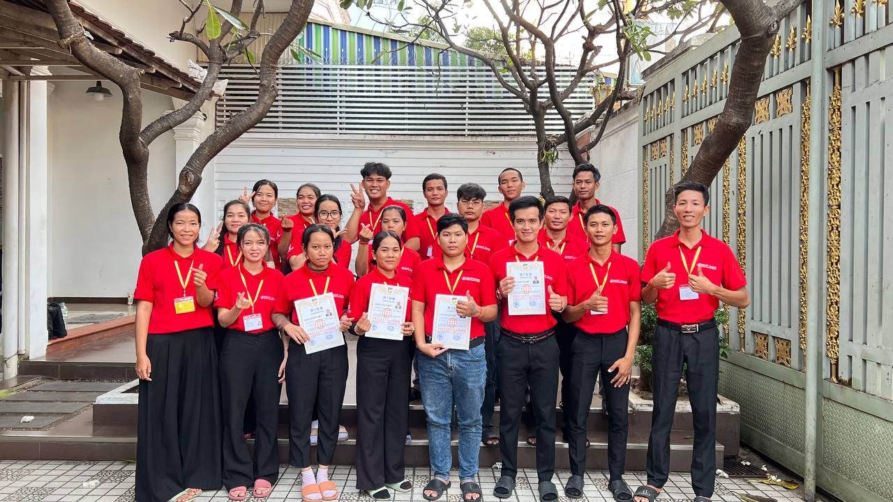 修了式＆日本へ出国（佐賀県の水産加工食品製造業4名）