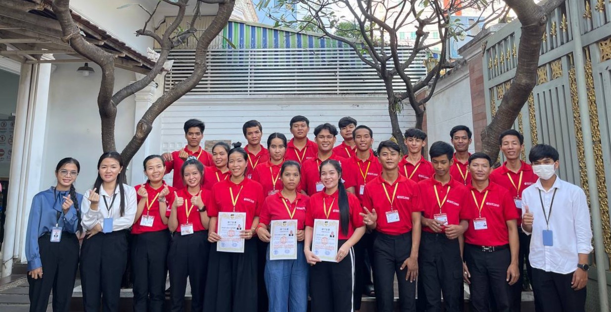 修了式＆日本へ出国（秋田県の婦人子供既製服縫製作業3名）